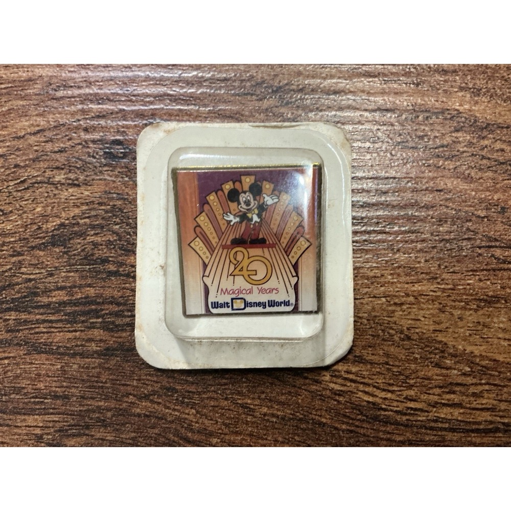 Walt Disney World, Vintage Mickey Mouse 20 magical years pin, sealed 1991